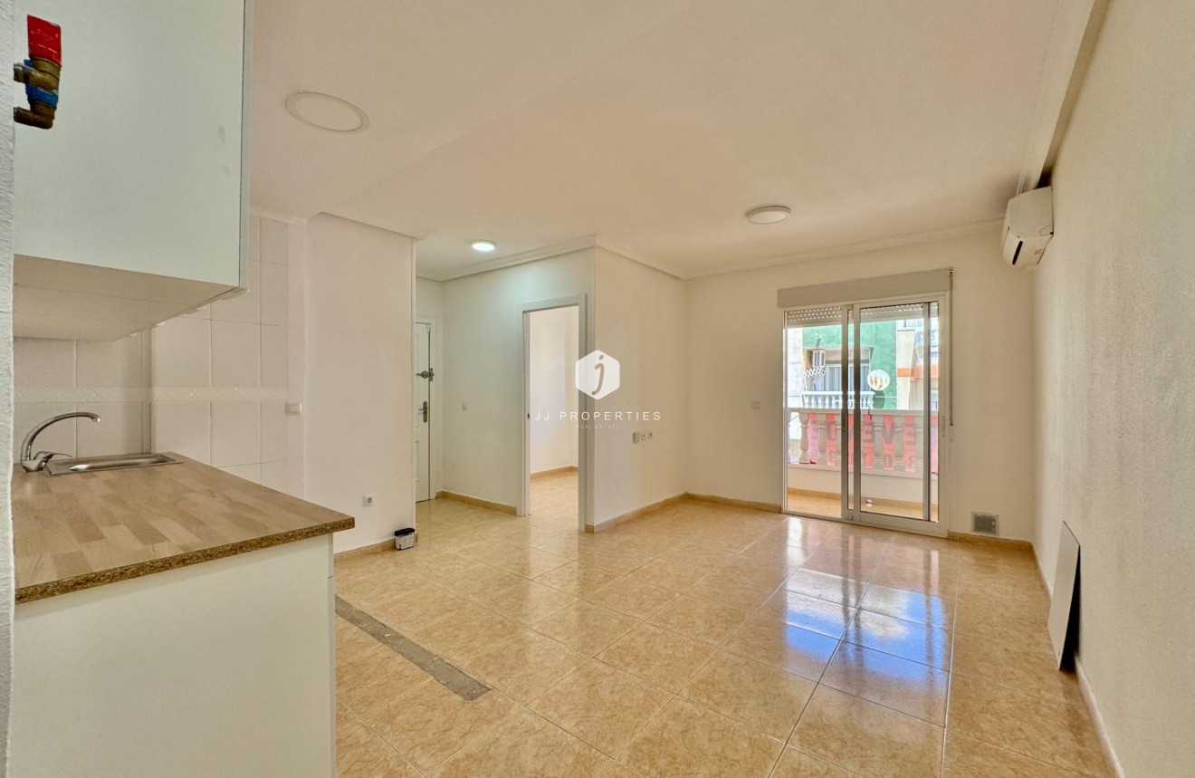 Aus zweiter Hand - Wohnung -
Torrevieja - Centro