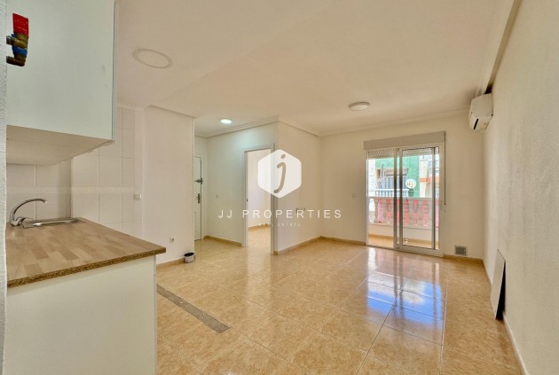 Aus zweiter Hand - Wohnung -
Torrevieja - Centro