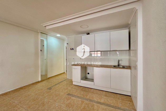 Aus zweiter Hand - Wohnung -
Torrevieja - Centro