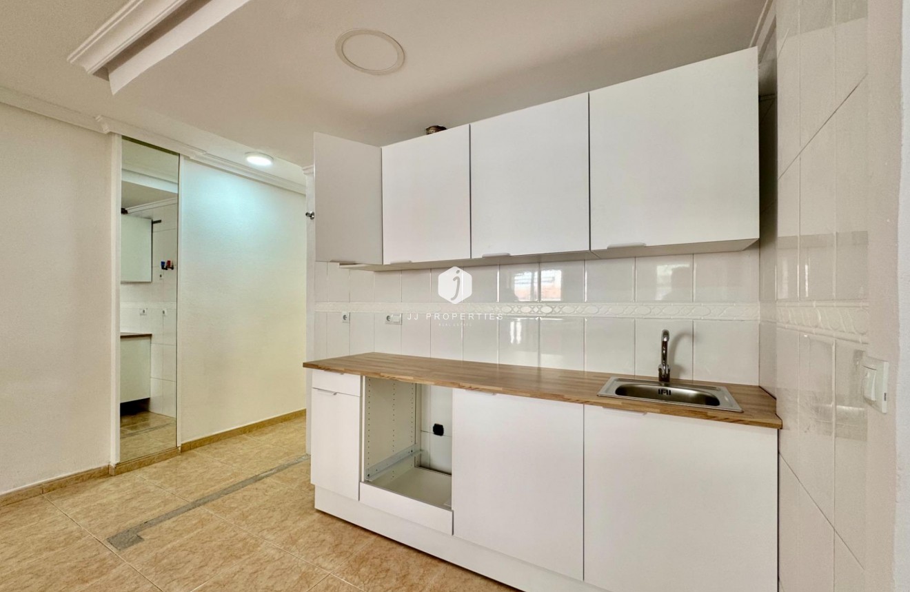 Aus zweiter Hand - Wohnung -
Torrevieja - Centro