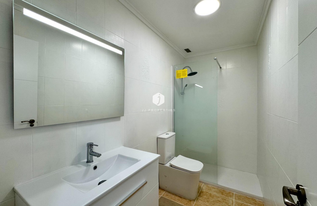 Aus zweiter Hand - Wohnung -
Torrevieja - Centro