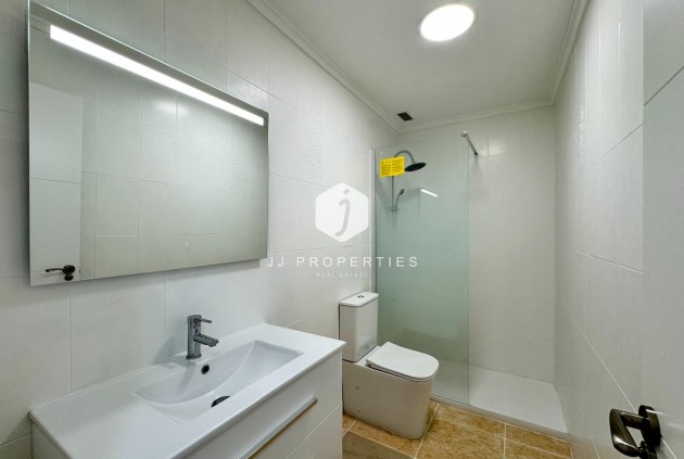 Aus zweiter Hand - Wohnung -
Torrevieja - Centro