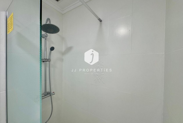 Aus zweiter Hand - Wohnung -
Torrevieja - Centro
