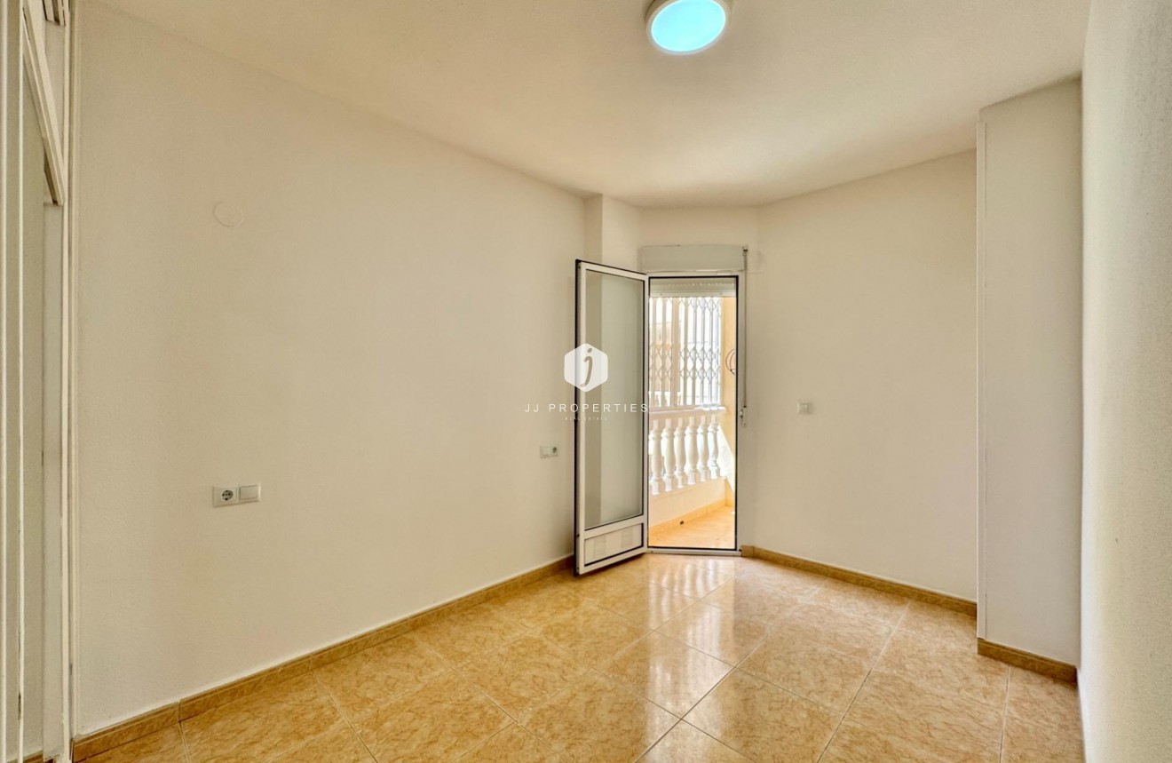 Aus zweiter Hand - Wohnung -
Torrevieja - Centro