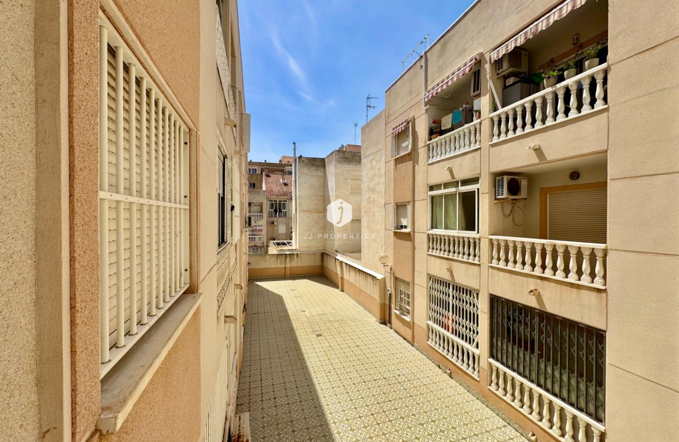 Aus zweiter Hand - Wohnung -
Torrevieja - Centro