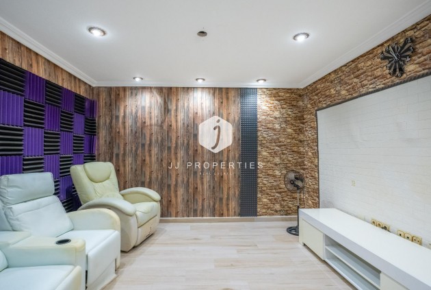 Resale - Villa -
Torrevieja - El chaparral