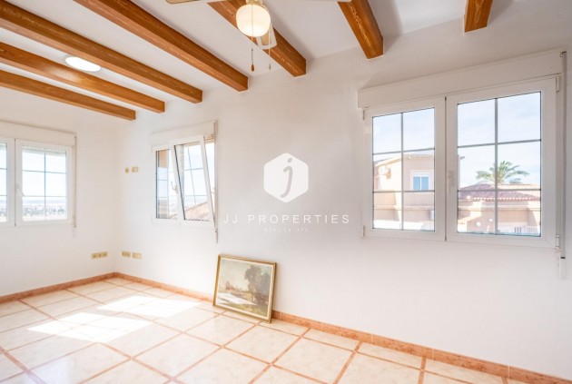 Resale - Villa -
Torrevieja - El chaparral