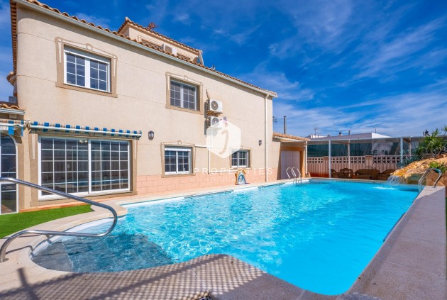 Resale - Villa -
Torrevieja - El chaparral