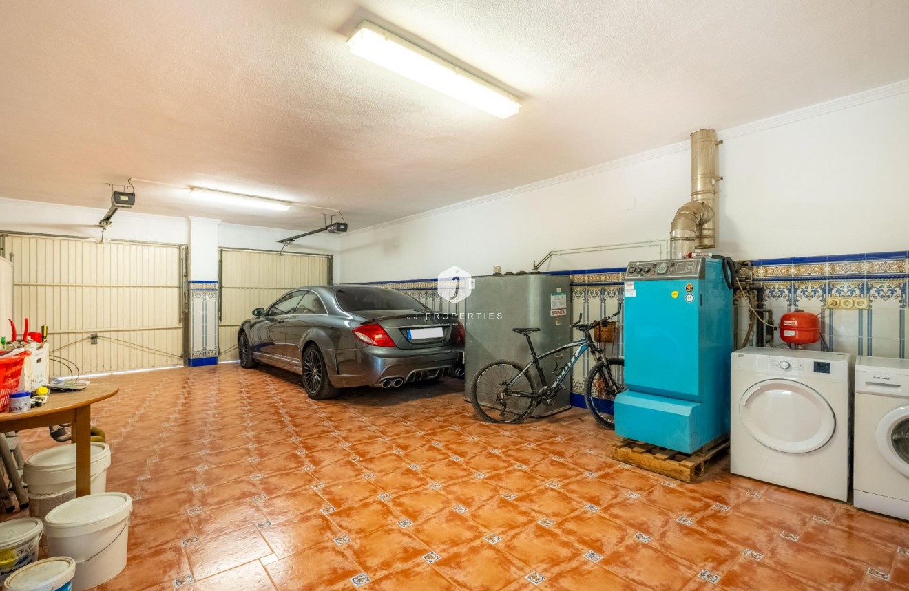 Resale - Villa -
Torrevieja - El chaparral