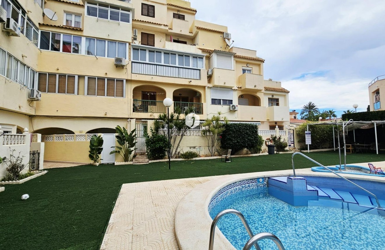 Segunda mano - Apartamento / piso -
Torrevieja - Nueva Torrevieja