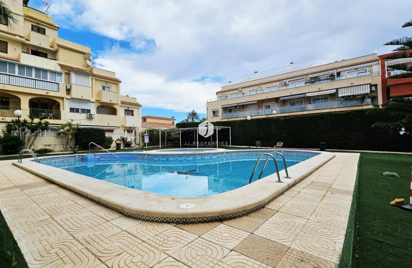 Segunda mano - Apartamento / piso -
Torrevieja - Nueva Torrevieja