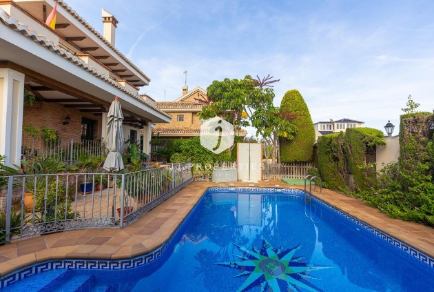 Resale - Villa -
Torrevieja - La veleta