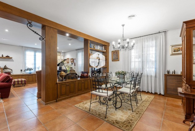 Resale - Villa -
Torrevieja - La veleta