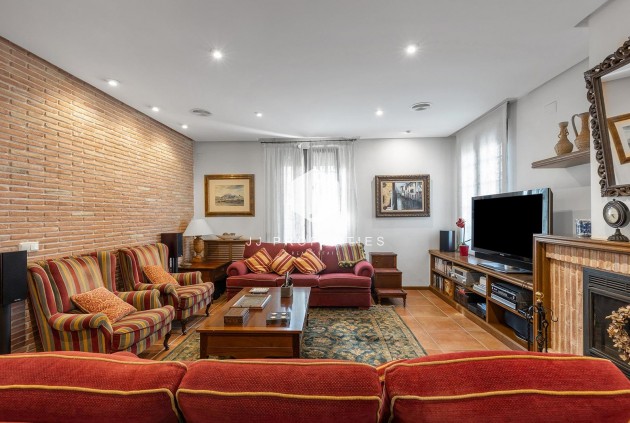 Resale - Villa -
Torrevieja - La veleta