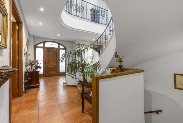Resale - Villa -
Torrevieja - La veleta