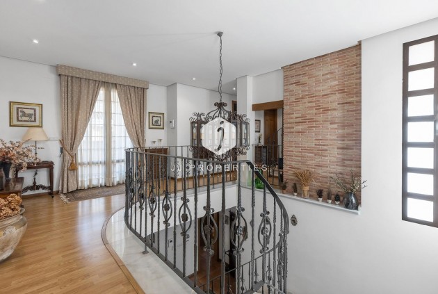 Resale - Villa -
Torrevieja - La veleta