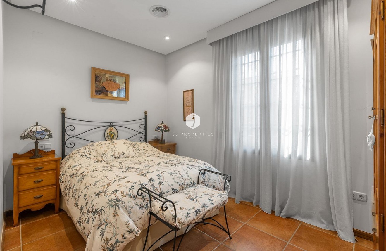 Resale - Villa -
Torrevieja - La veleta
