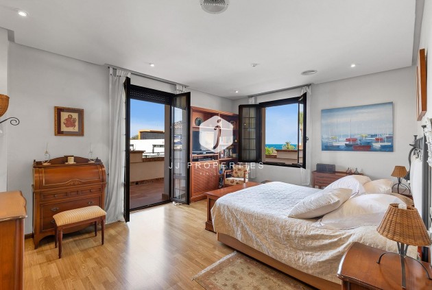 Resale - Villa -
Torrevieja - La veleta
