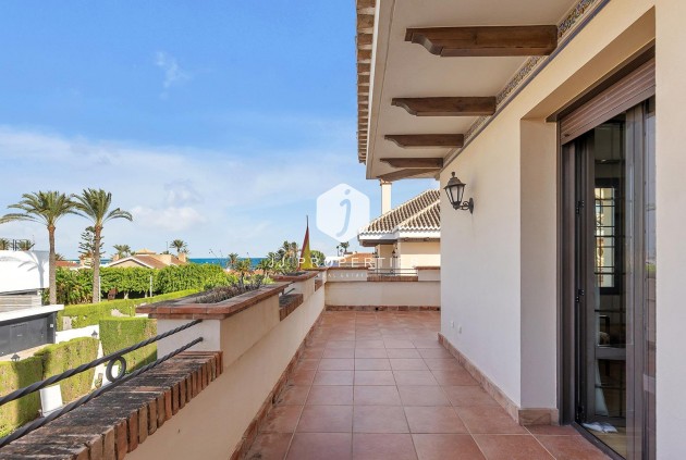 Resale - Villa -
Torrevieja - La veleta