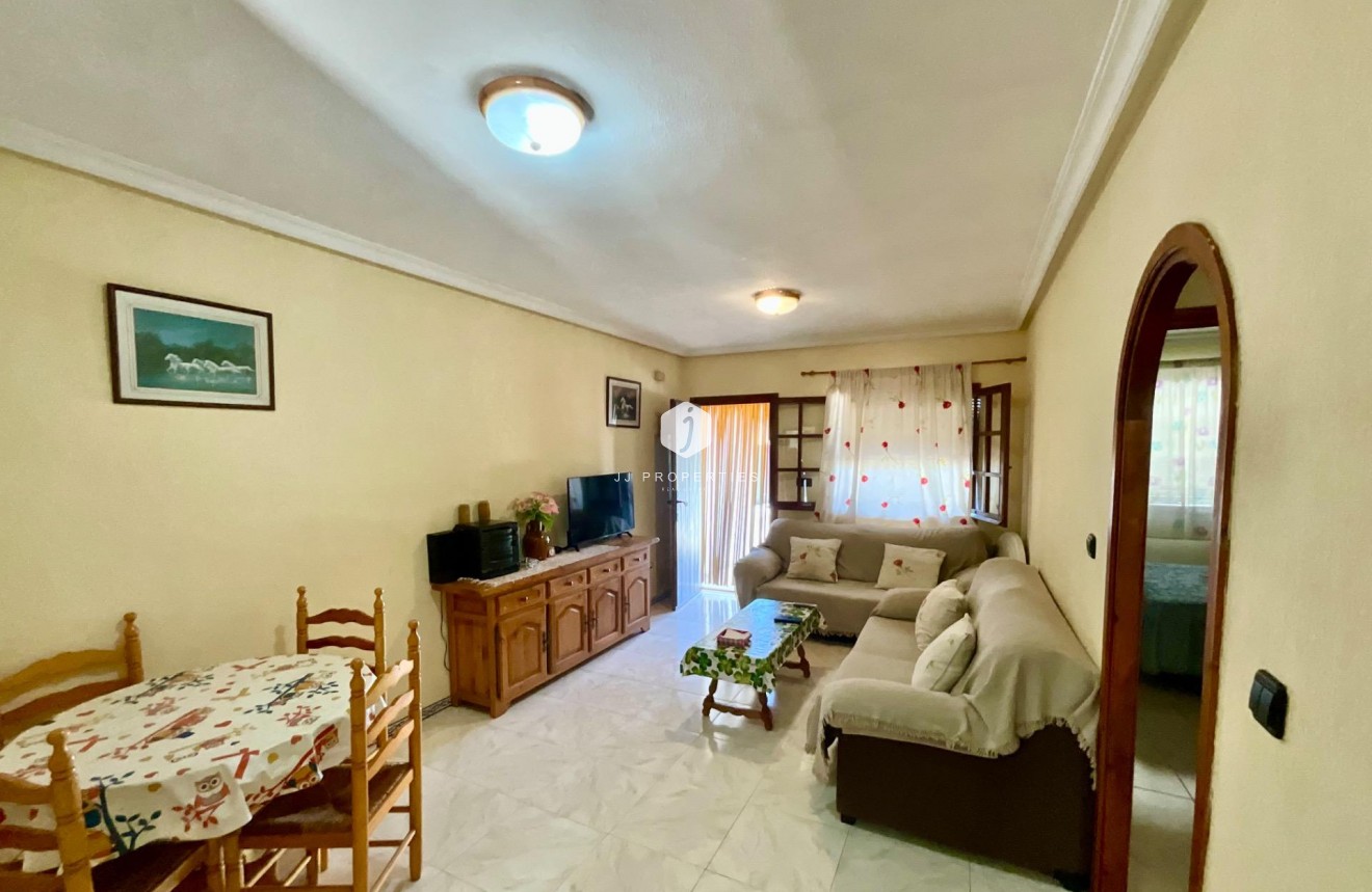 Resale - Bungalow -
Torrevieja - Torreblanca