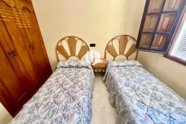 Resale - Bungalow -
Torrevieja - Torreblanca