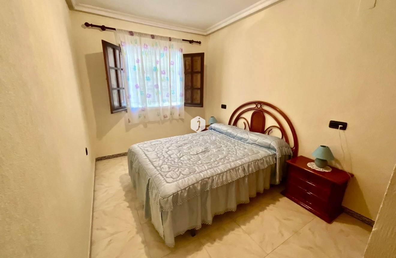 Resale - Bungalow -
Torrevieja - Torreblanca