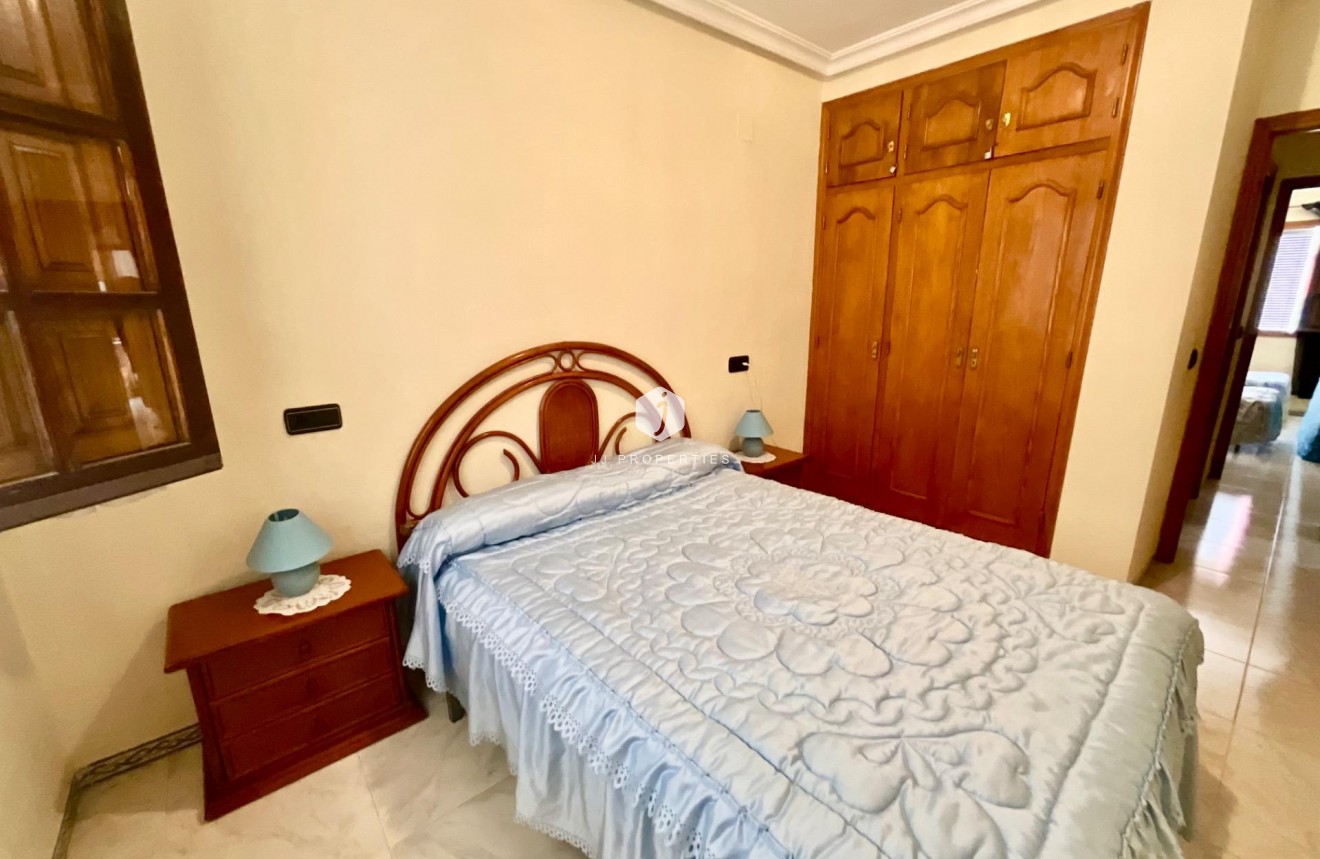 Resale - Bungalow -
Torrevieja - Torreblanca