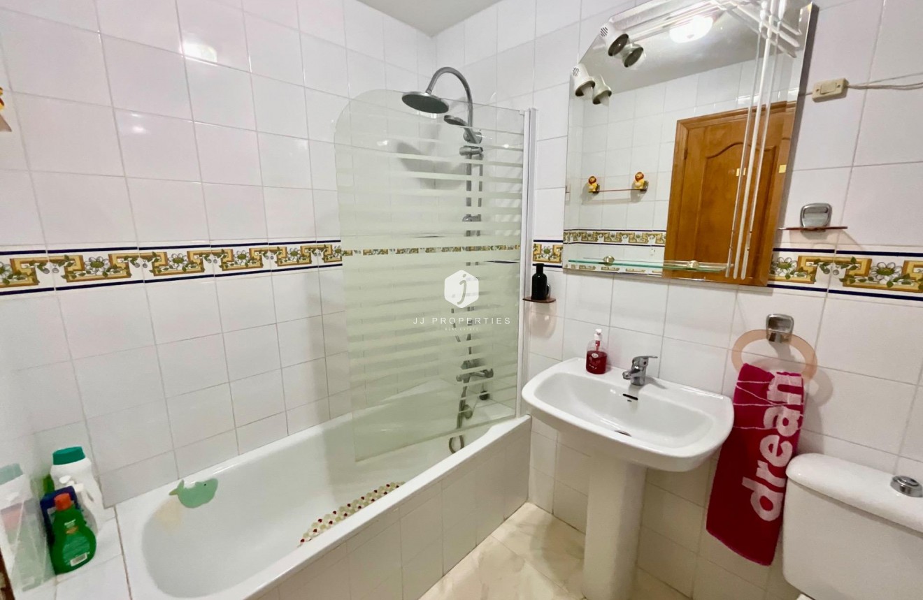 Resale - Bungalow -
Torrevieja - Torreblanca