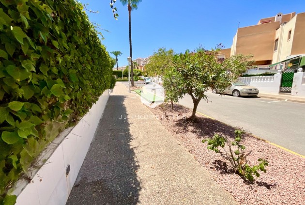 Resale - Bungalow -
Torrevieja - Torreblanca