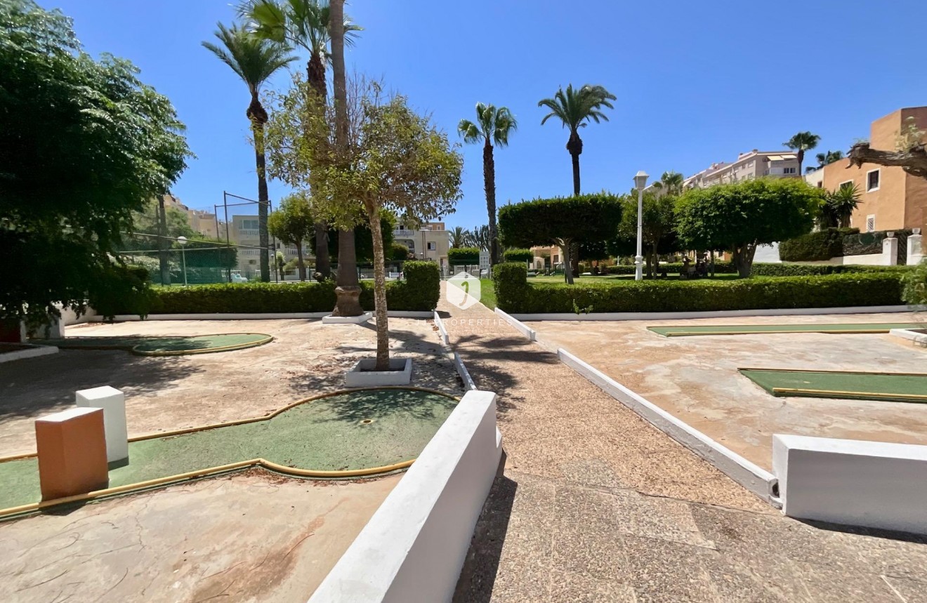 Resale - Bungalow -
Torrevieja - Torreblanca
