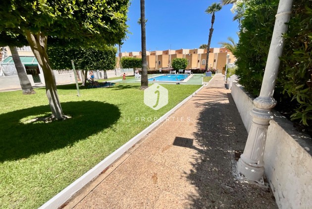 Resale - Bungalow -
Torrevieja - Torreblanca