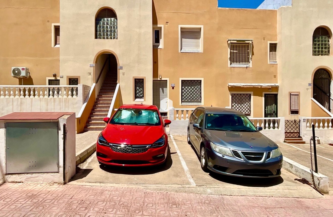 Resale - Bungalow -
Torrevieja - Torreblanca