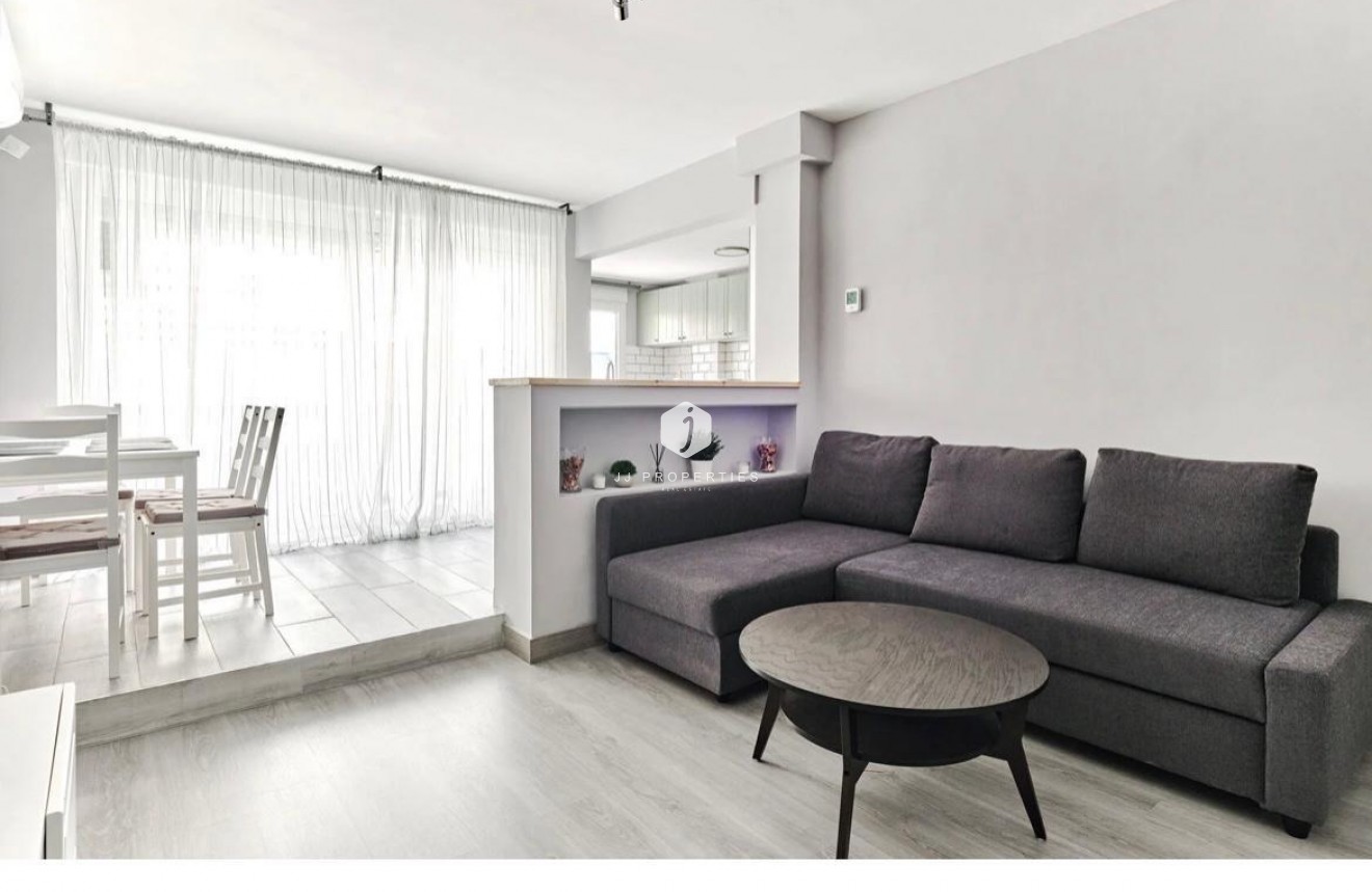 D'occasion - Appartement -
Torrevieja - Centro