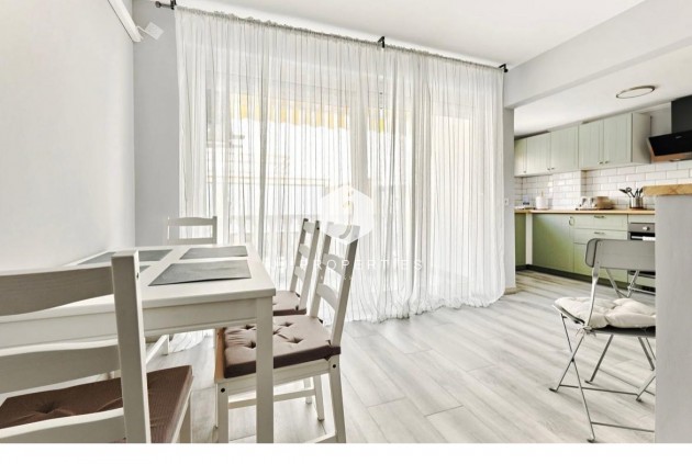 D'occasion - Appartement -
Torrevieja - Centro