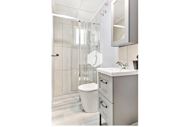 D'occasion - Appartement -
Torrevieja - Centro