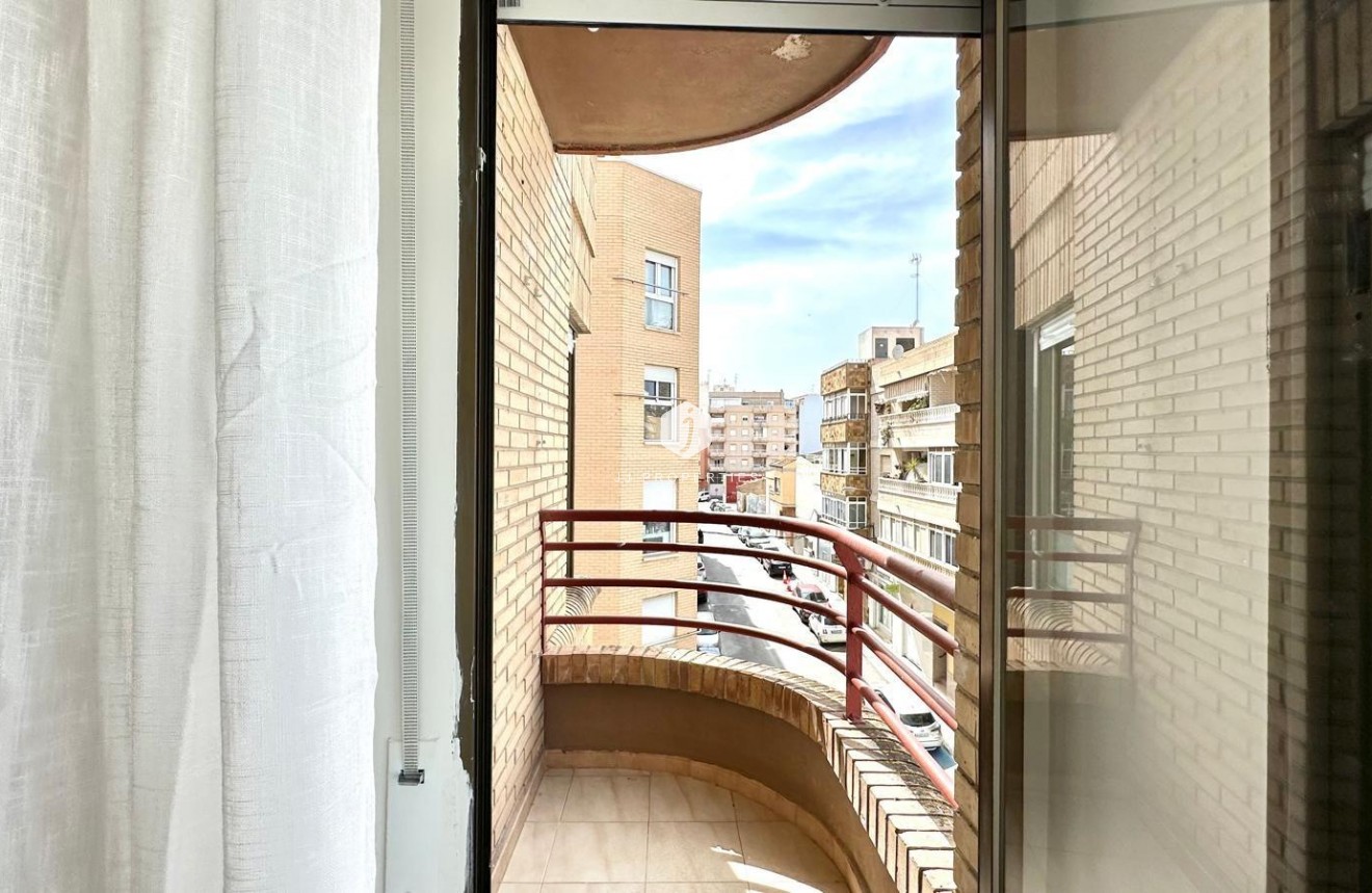 Aus zweiter Hand - Wohnung -
Torrevieja - Centro