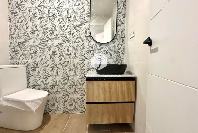 Aus zweiter Hand - Wohnung -
Torrevieja - Centro