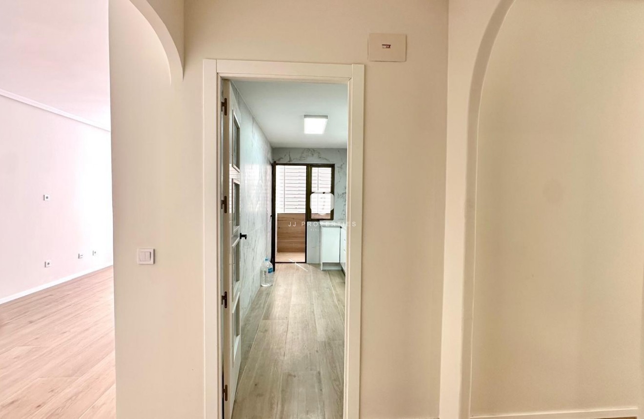 Aus zweiter Hand - Wohnung -
Torrevieja - Centro