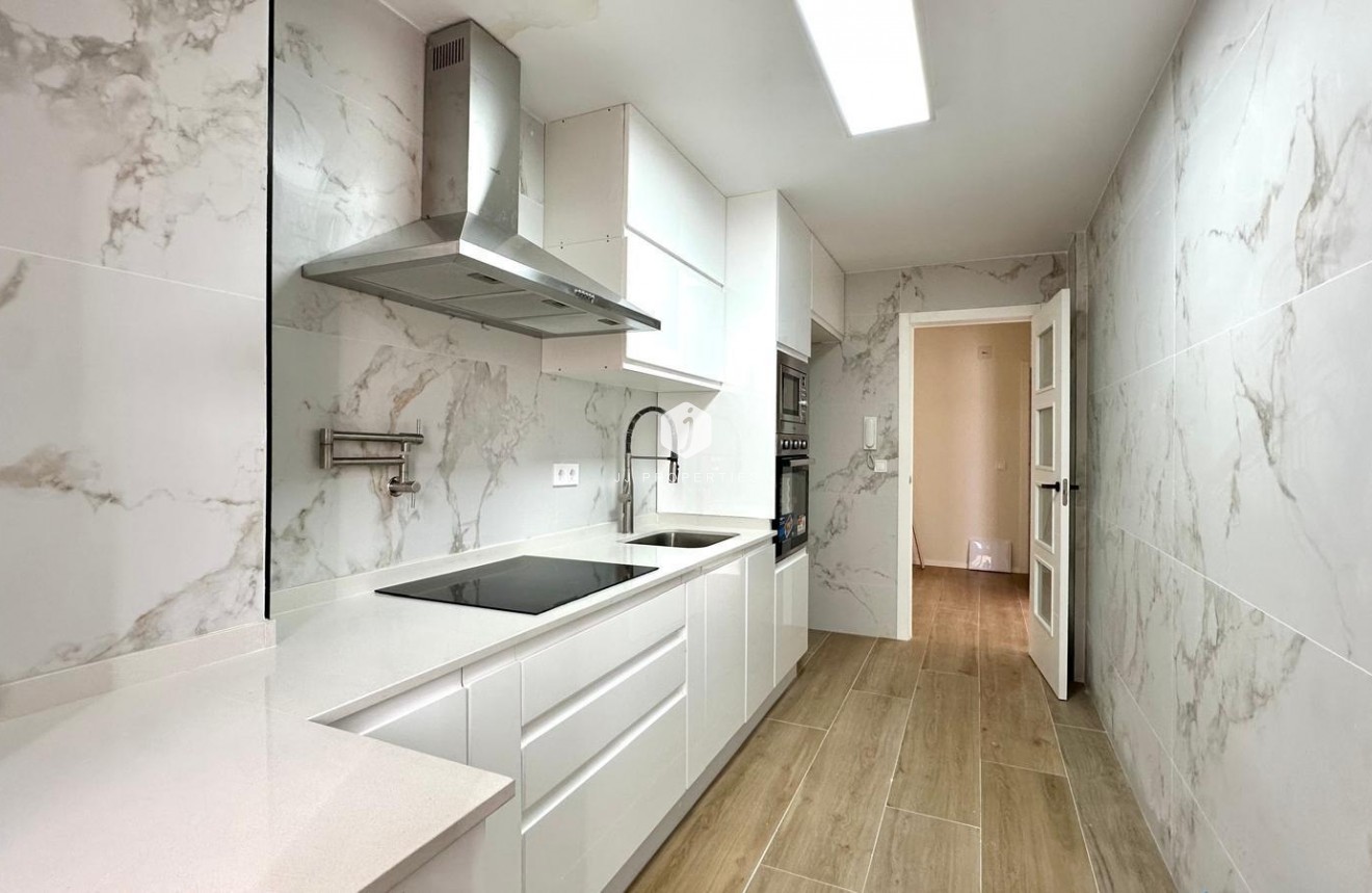 Aus zweiter Hand - Wohnung -
Torrevieja - Centro