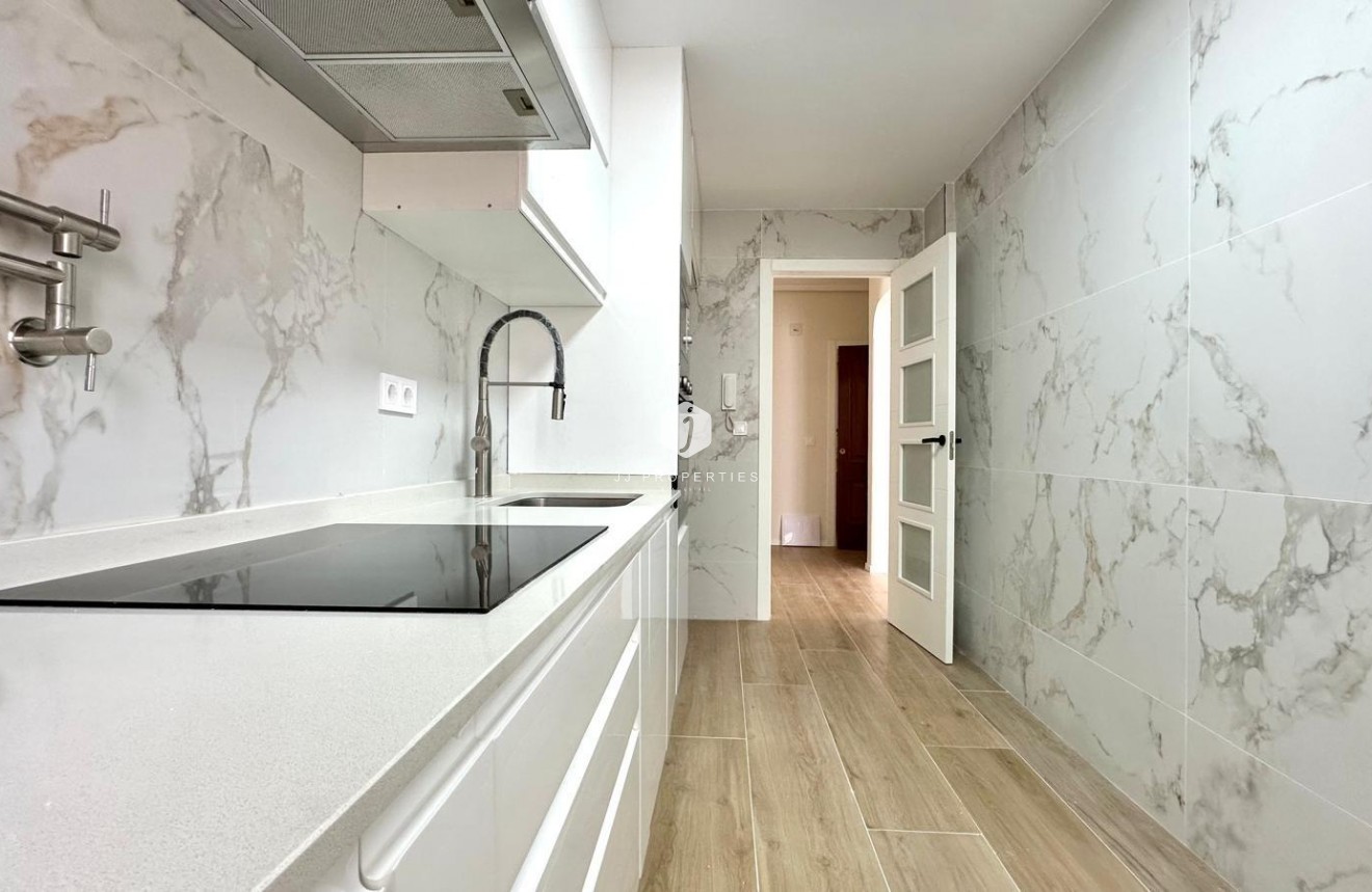 Aus zweiter Hand - Wohnung -
Torrevieja - Centro