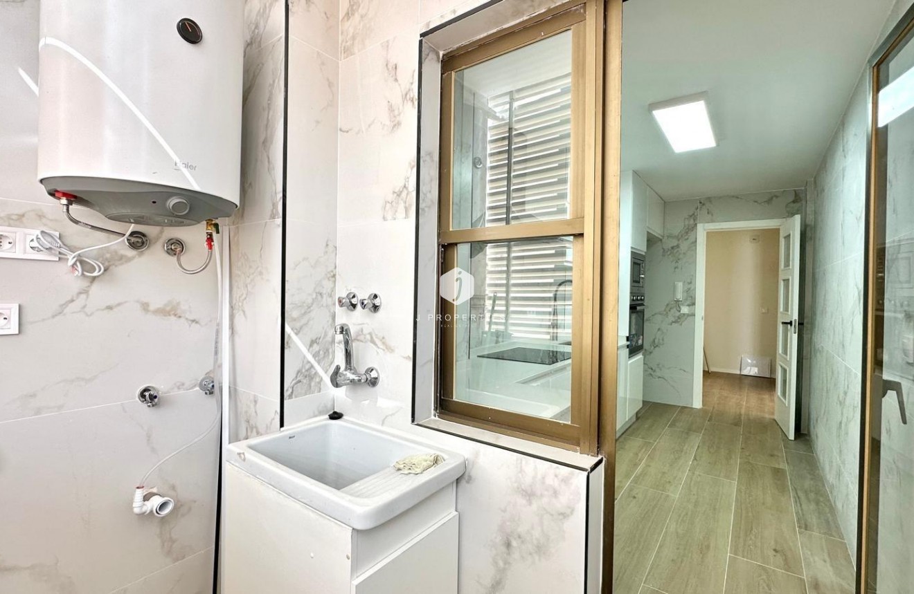 Aus zweiter Hand - Wohnung -
Torrevieja - Centro