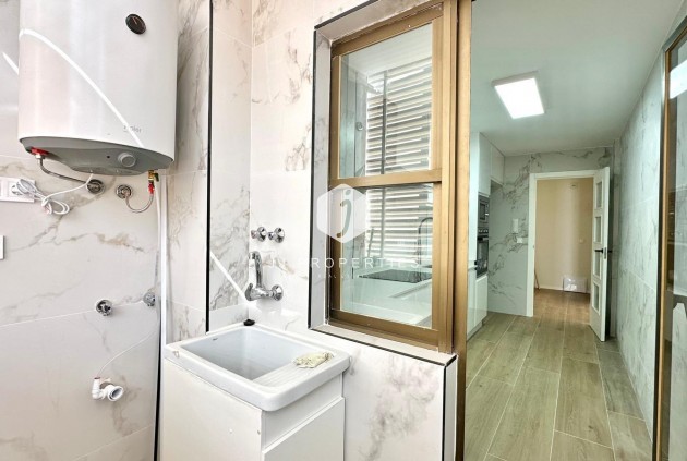 Aus zweiter Hand - Wohnung -
Torrevieja - Centro