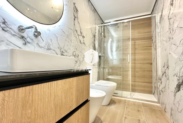 Aus zweiter Hand - Wohnung -
Torrevieja - Centro