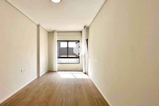 Aus zweiter Hand - Wohnung -
Torrevieja - Centro