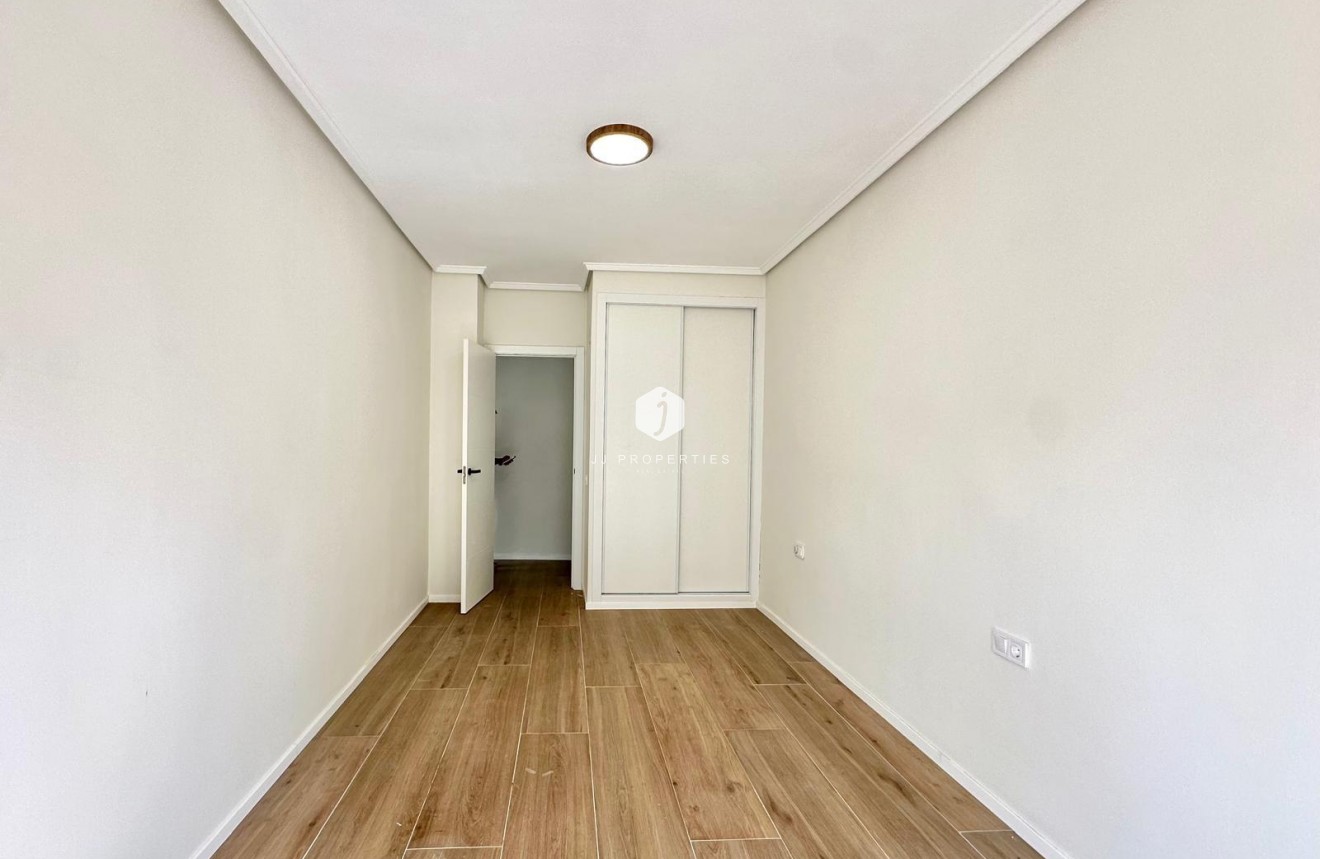 Aus zweiter Hand - Wohnung -
Torrevieja - Centro