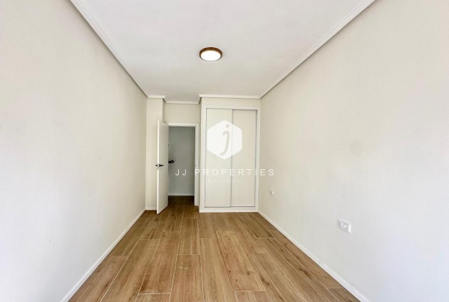 Aus zweiter Hand - Wohnung -
Torrevieja - Centro