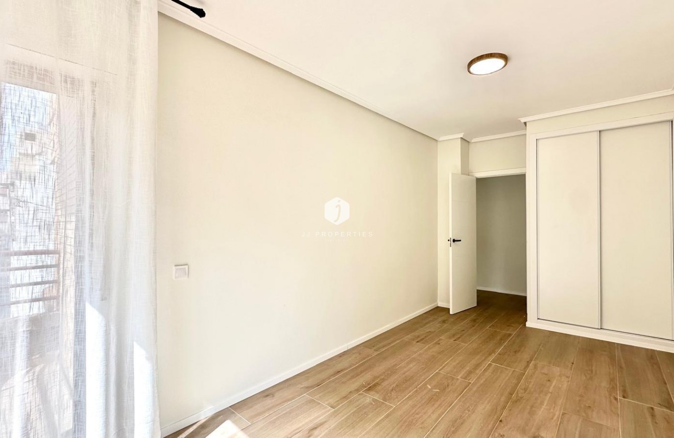 Aus zweiter Hand - Wohnung -
Torrevieja - Centro