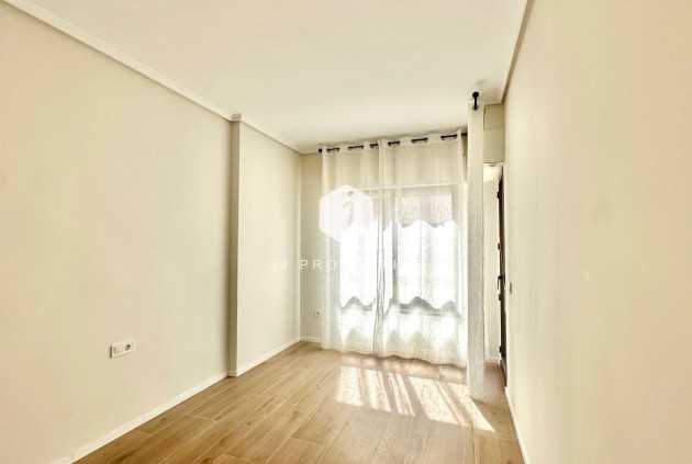 Aus zweiter Hand - Wohnung -
Torrevieja - Centro