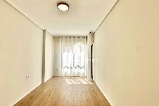 Aus zweiter Hand - Wohnung -
Torrevieja - Centro