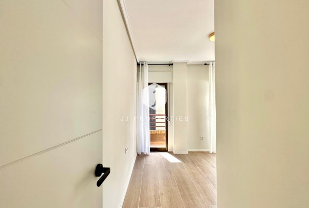 Aus zweiter Hand - Wohnung -
Torrevieja - Centro